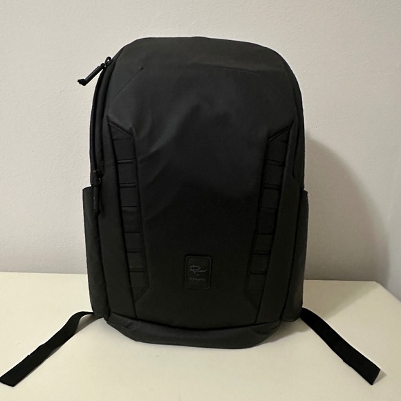 NOMATIC MCKINNON BACKPACK - Picture 1 of 7